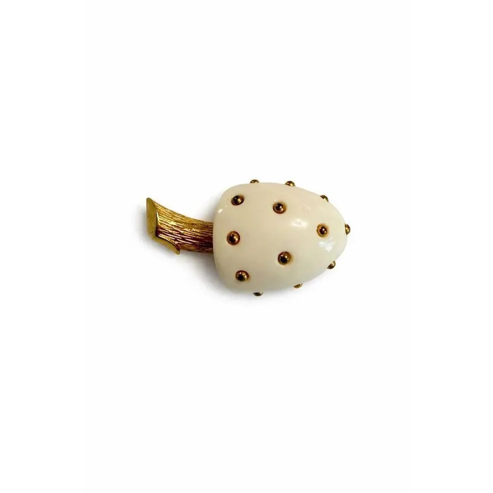 Vintage Trifari mushroom brooch light cream/white lucite '60s toadstool two-tone
